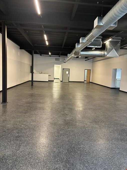 Madelia Retail Venue