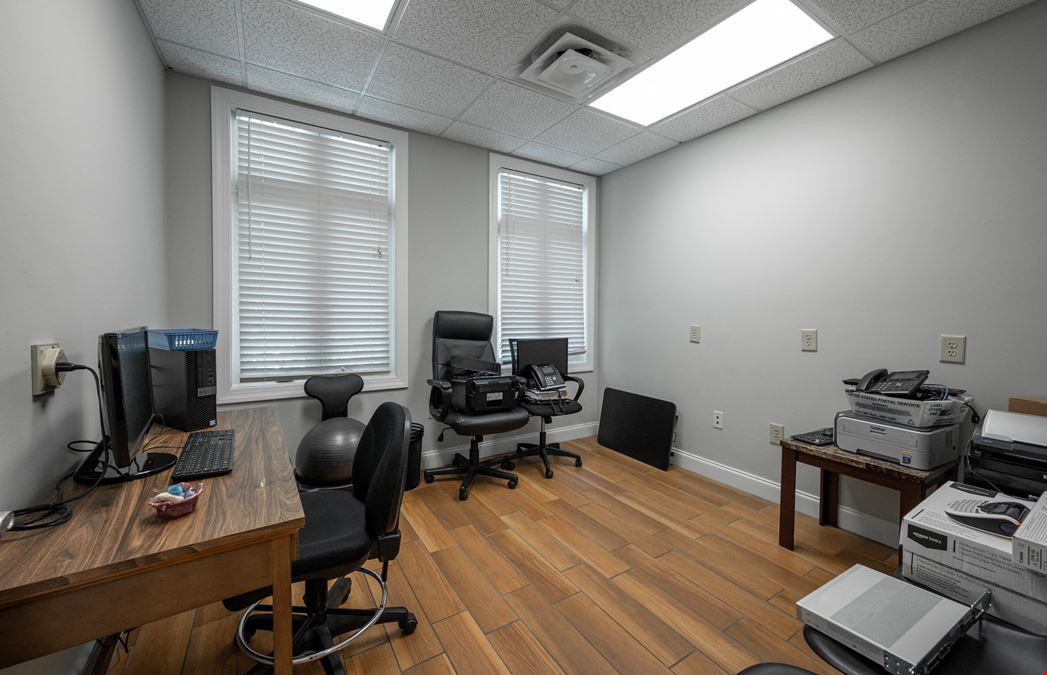 5011 Southpark Drive, Suite 220