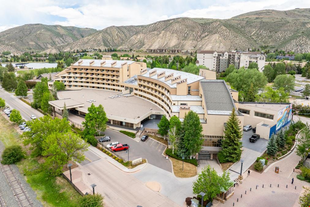 Short Sale | The Seasons at Avon Retail/Office Condo | Bluebird Ski Lockers