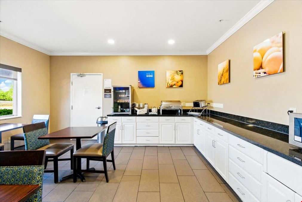 Comfort Inn Woodland Hills