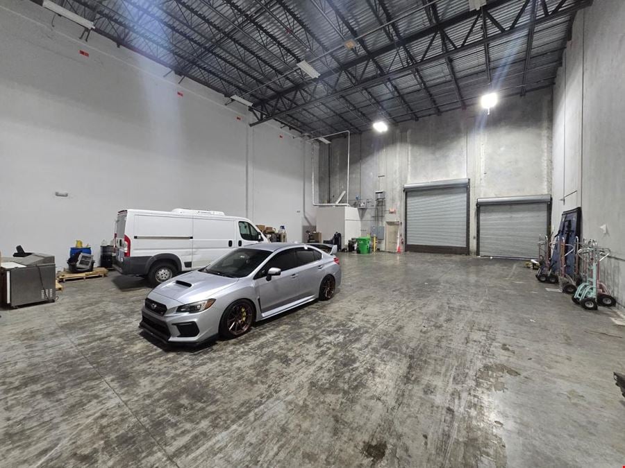 Office/Warehouse 1 Ramp & 1 Dock High Door