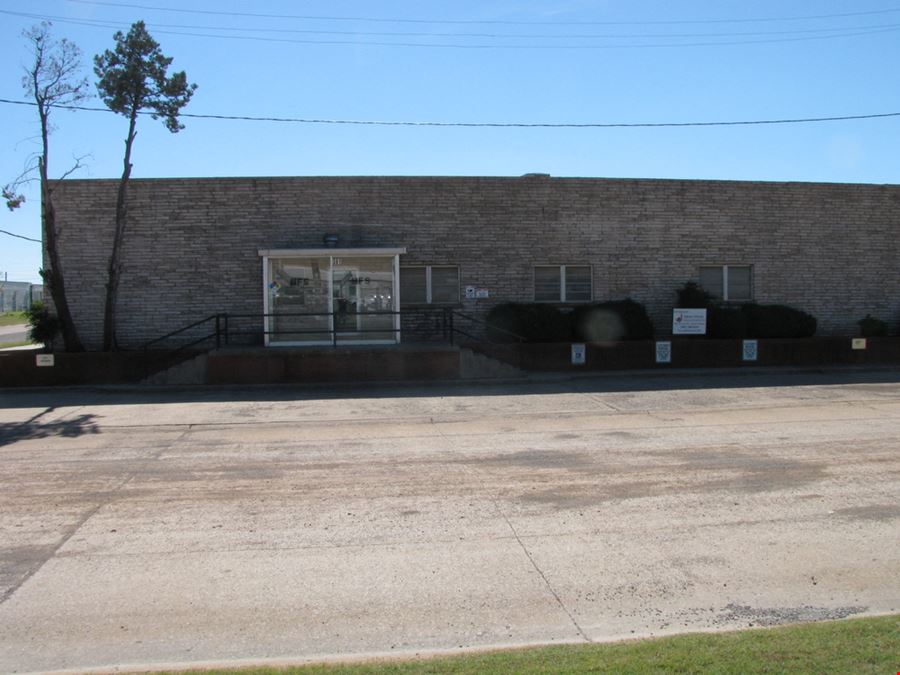 310 SE D Ave. and 408 SE Simpson St.