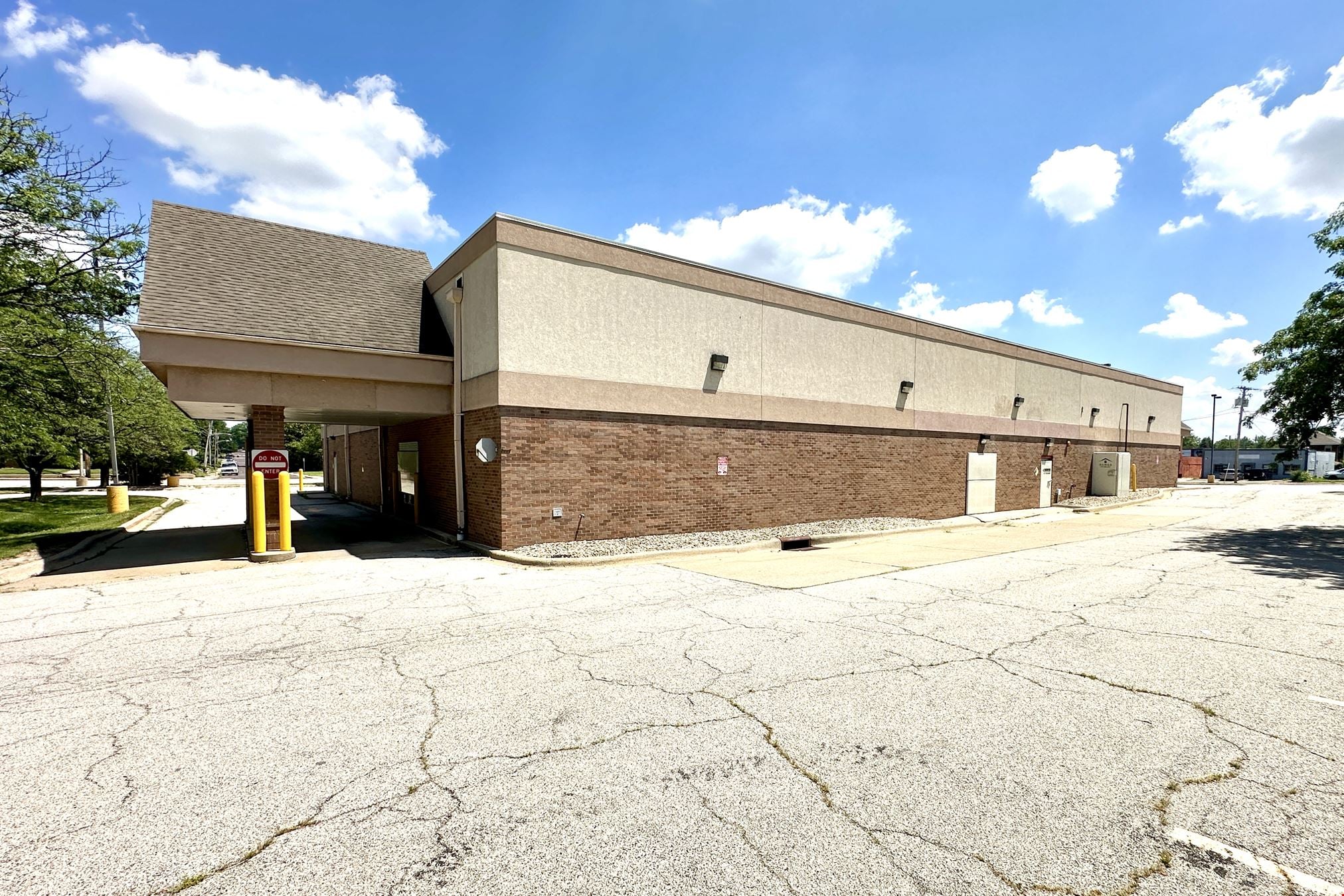 2515 N Knoxville Ave