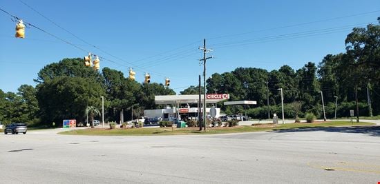 Well known Circle K with 25 years of occupancy 10105 Highway 17