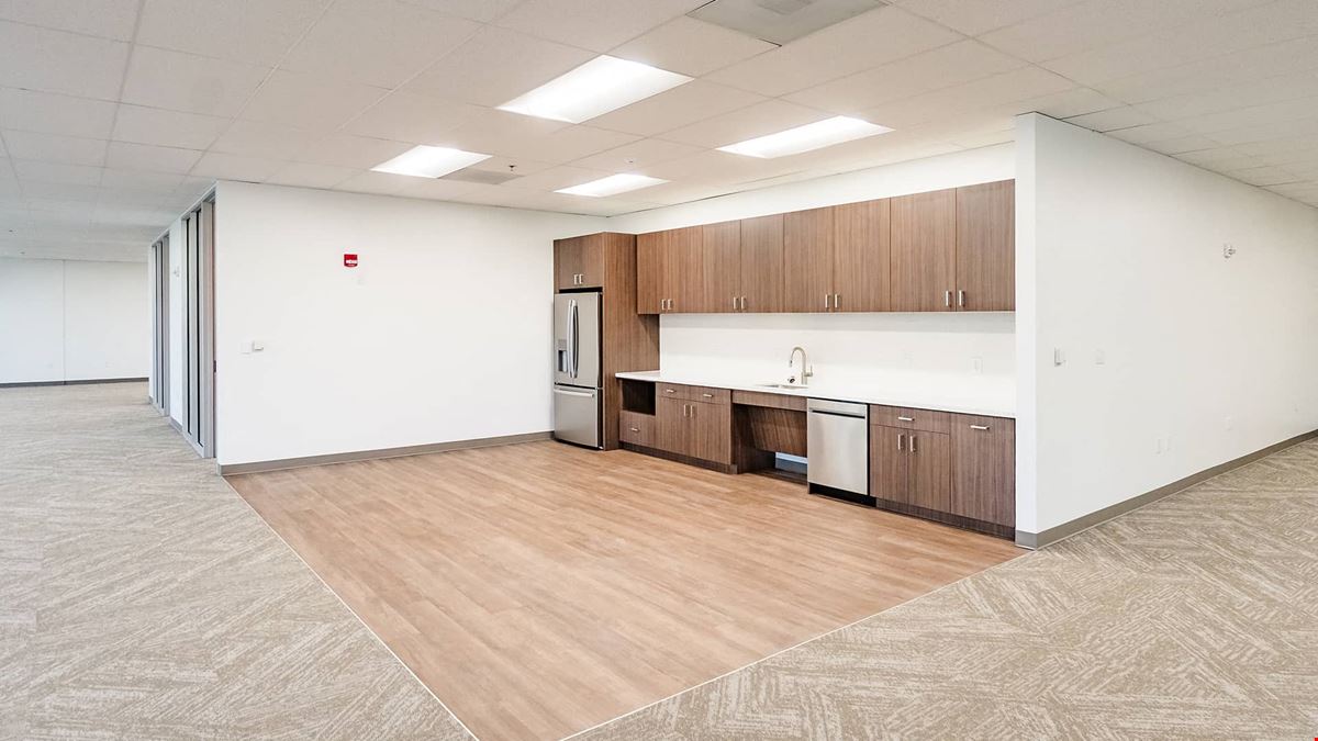Amber Oaks Corporate Center - Building G