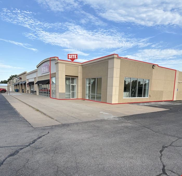 END CAP RETAIL NEAR PARK CENTRE