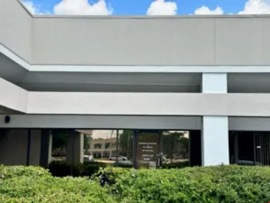 1514 SF Suite 125 Professional and Medical Office Space
