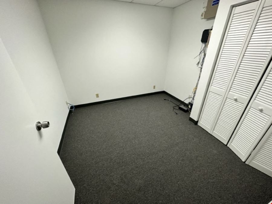 1514 SF Suite 125 Professional and Medical Office Space