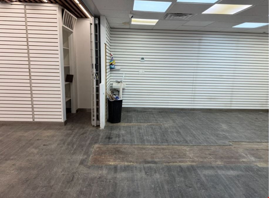 Spacious Restaurant Salon Pharmacy Retail Store Off Main Street Lease
