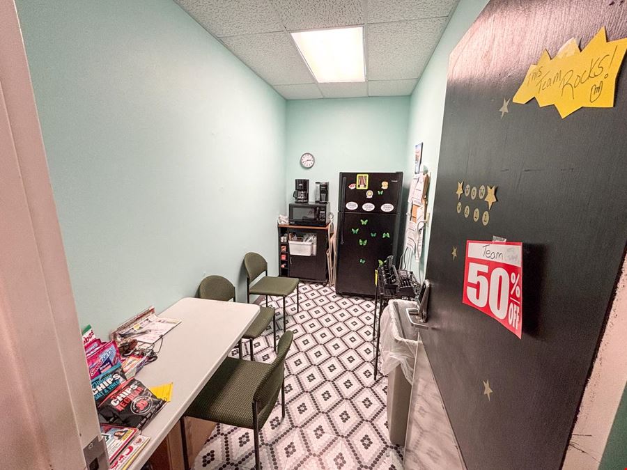 High-Visibility Retail, Showroom & Flex Space Near I-90