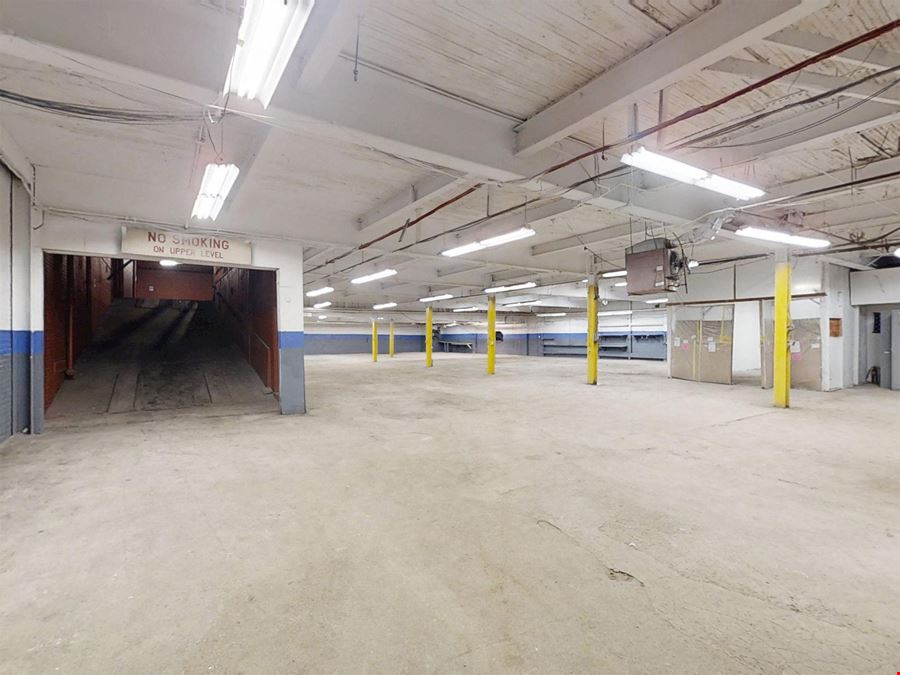 27,722± SF Mixed-Use Building