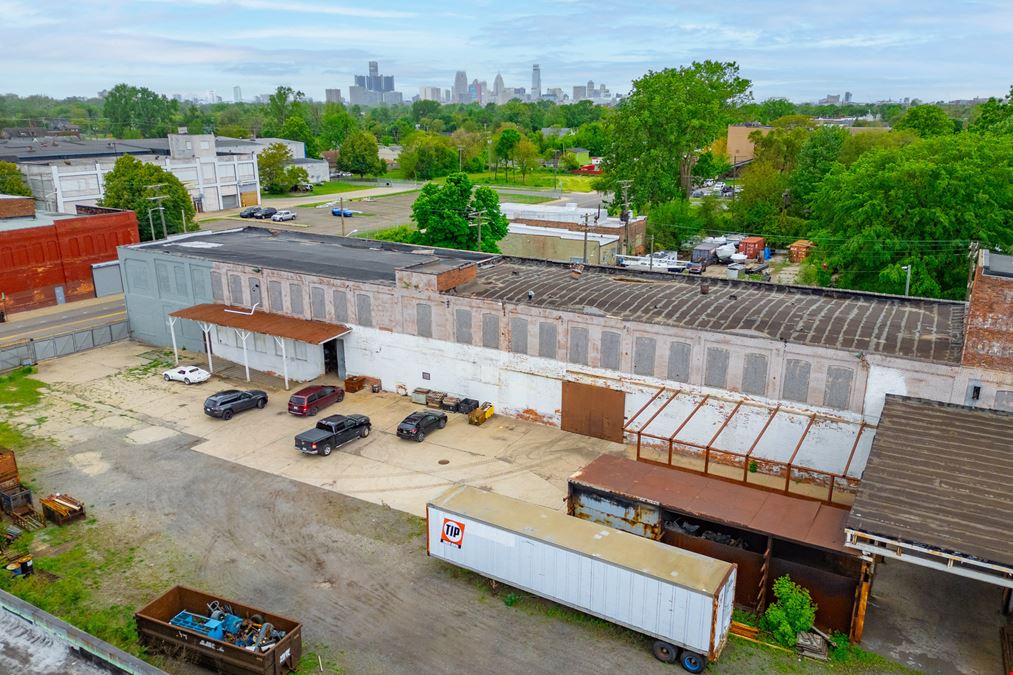 6501 Mack Ave