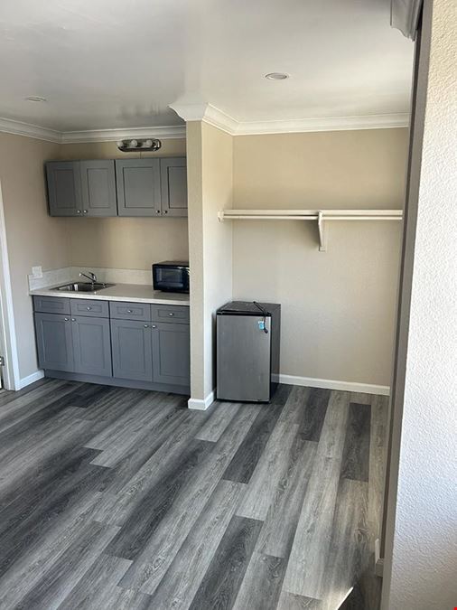 2205 Harbor Blvd - Costa Mesa, CA