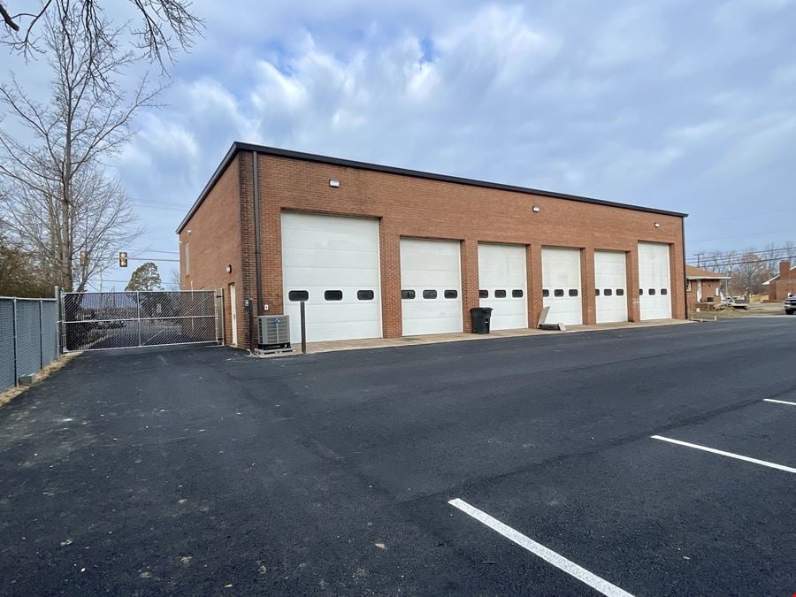 Six Bay Shop Building for Sale/Lease: Former Bennett's Front End Service