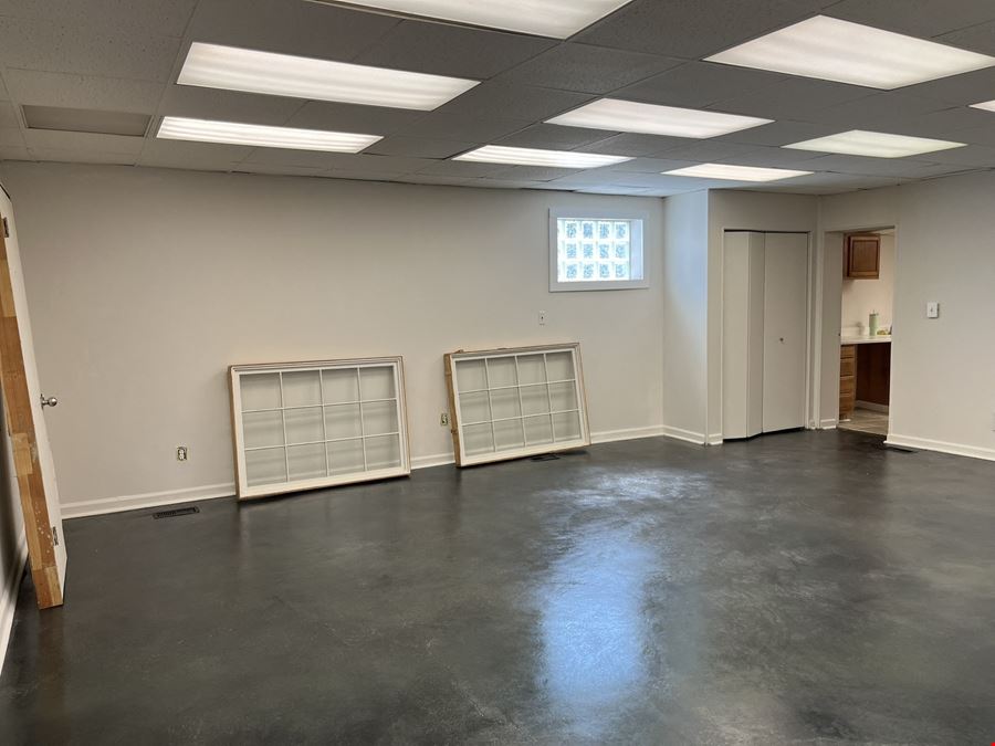 22102 John R Rd