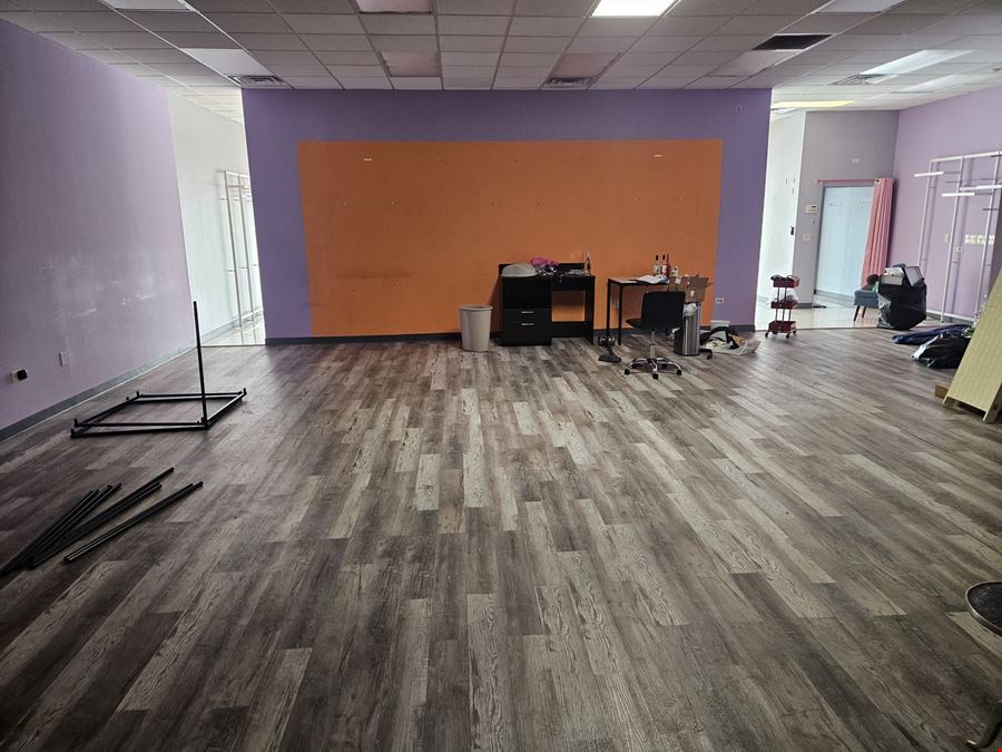 Pacesetter Plaza | Retail Space Available