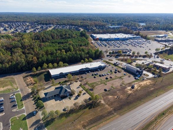 Preview of Retail space for Rent at 901 Lakeland Place