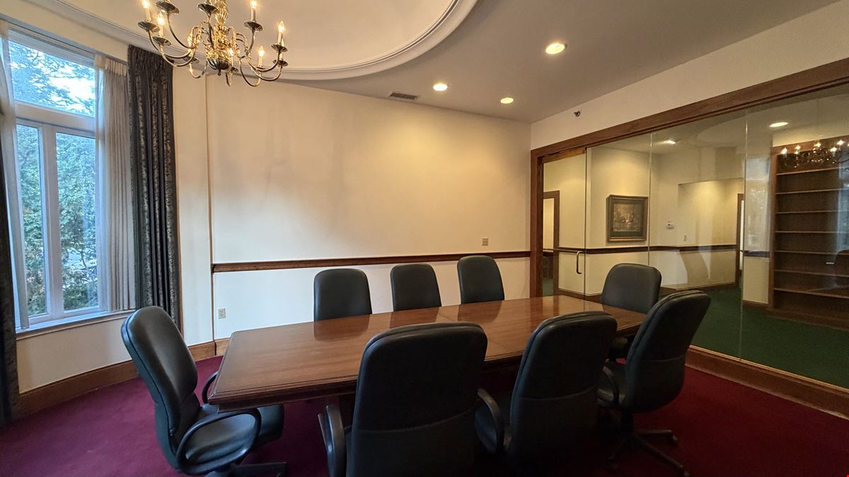 400 Commonwealth Ave #104C