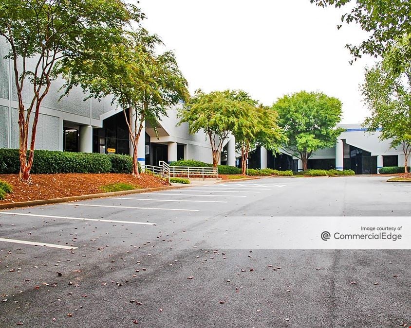 Royal Woods Business Center - 5243 Royal Woods Pkwy