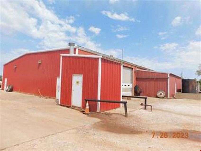 Truck Maintenance Facility on 6 Acre Yard for Sale