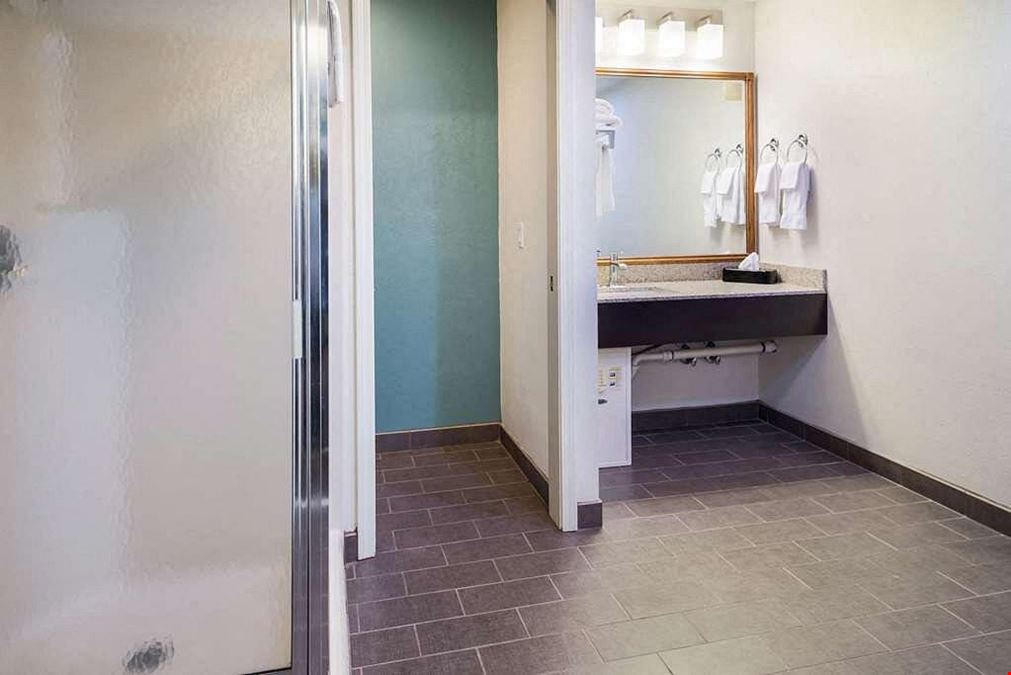 Sleep Inn & Suites - Port Clinton, OH