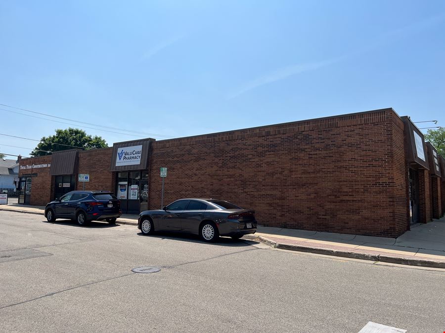Retail for Sale in Waukesha