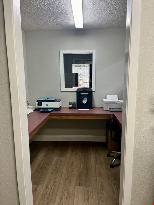 1101 S Main St, Lindale, TX