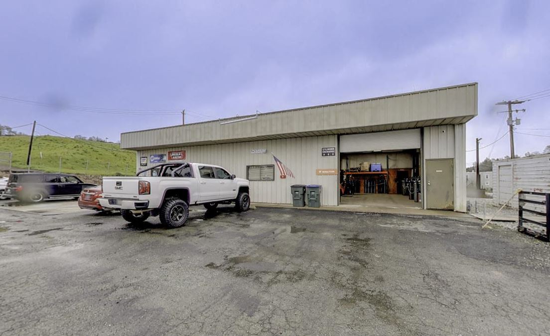 Freestanding Retail/Flex Building