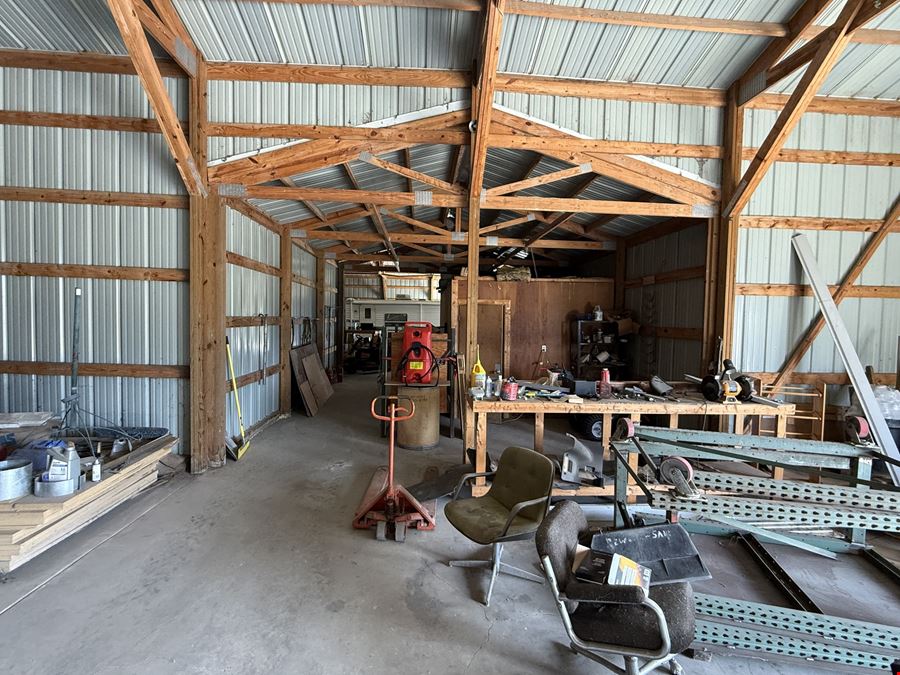 23,000+ SF Shop & Warehouse with Living Quarters | 10 Acres Near Fargo