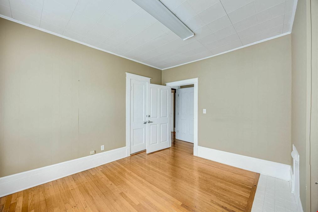 OFFICE BUILDING FOR LEASE