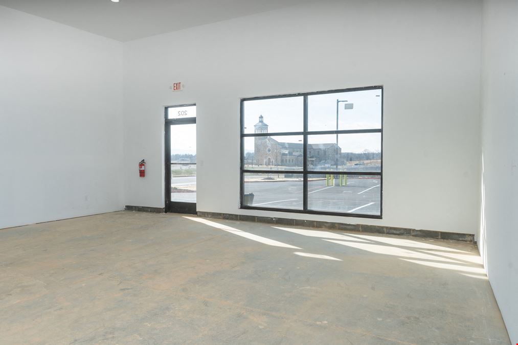 Brand-New Retail Flex Space Now Leasing