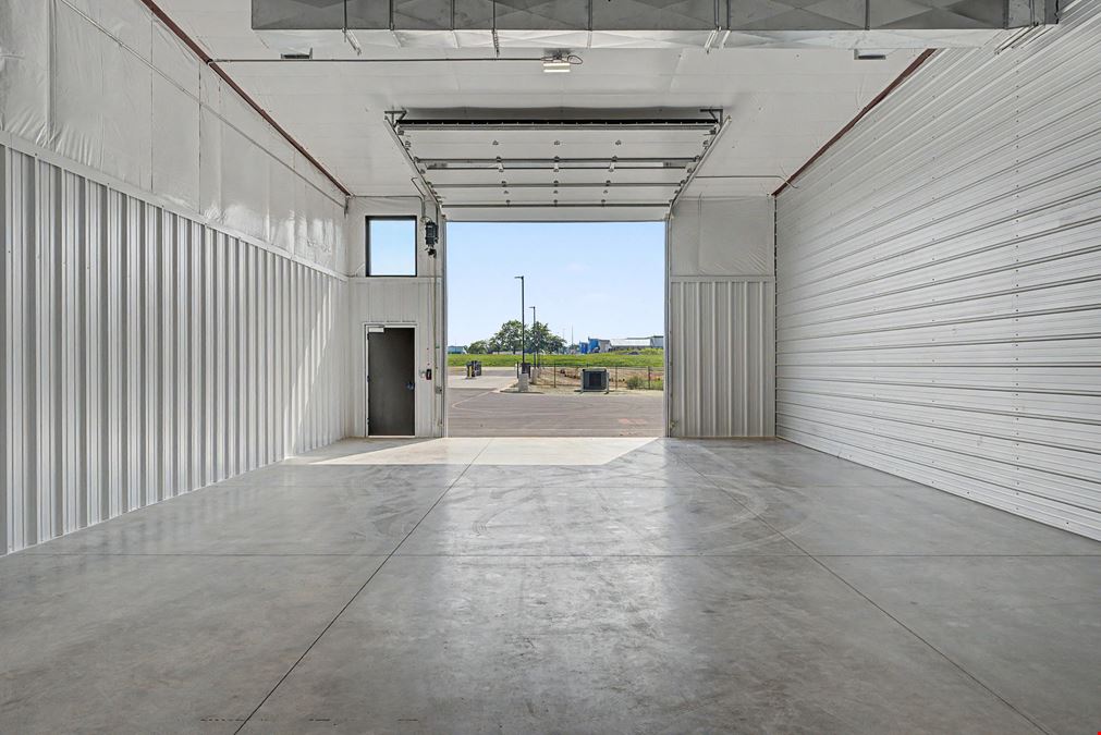 Southway Luxury Storage | 1,400–2,240 SF Units