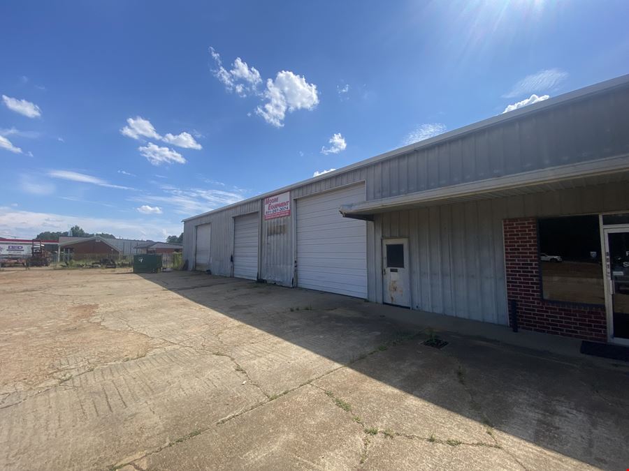 Carthage, MS Commercial Land & Flex Building