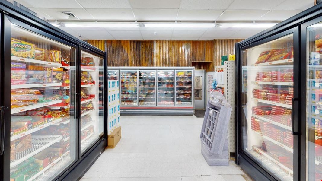Retail Center with Profitable Grocery Store