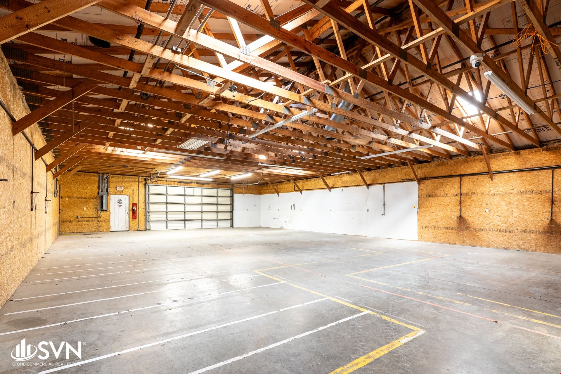 4,000 - 24,300 SF Industrial Space For Sublease