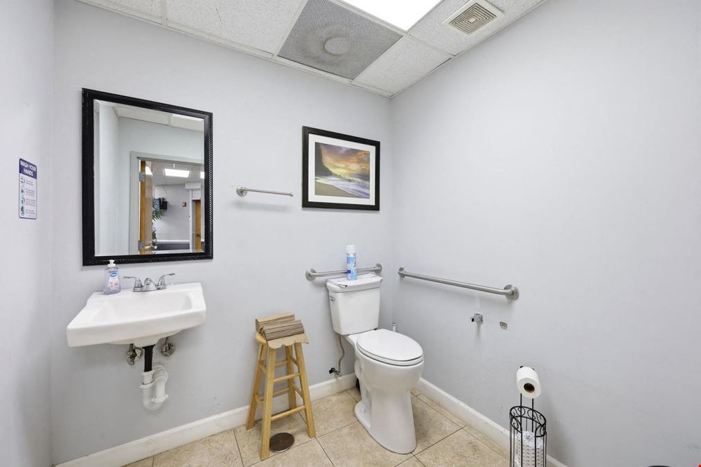 3 Suites at 502 McKnight Drive