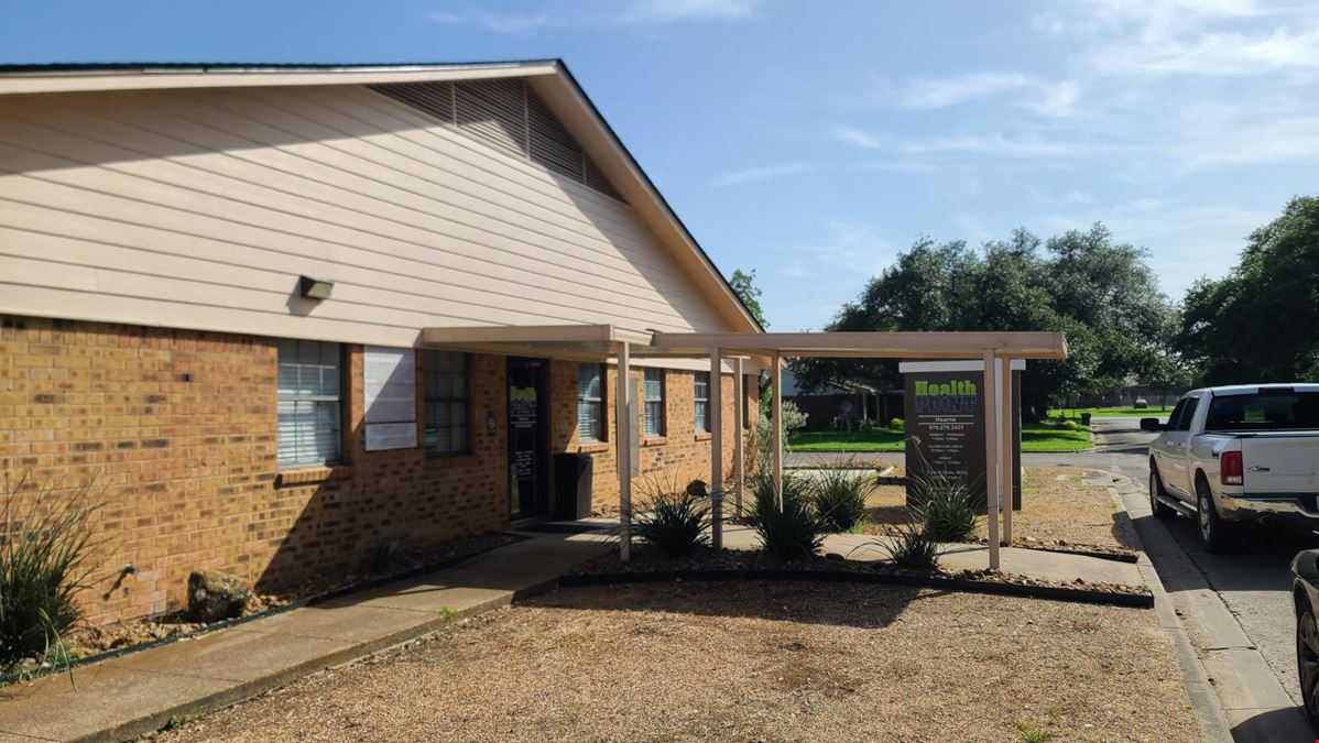 709 Barton Street, Hearne, TX
