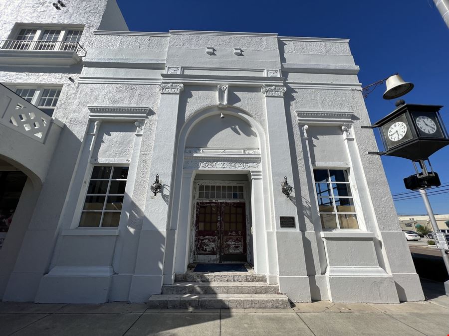 Restaurant/Retail/Office in the Historic District