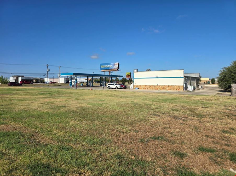 3101 W Stan Schlueter Loop