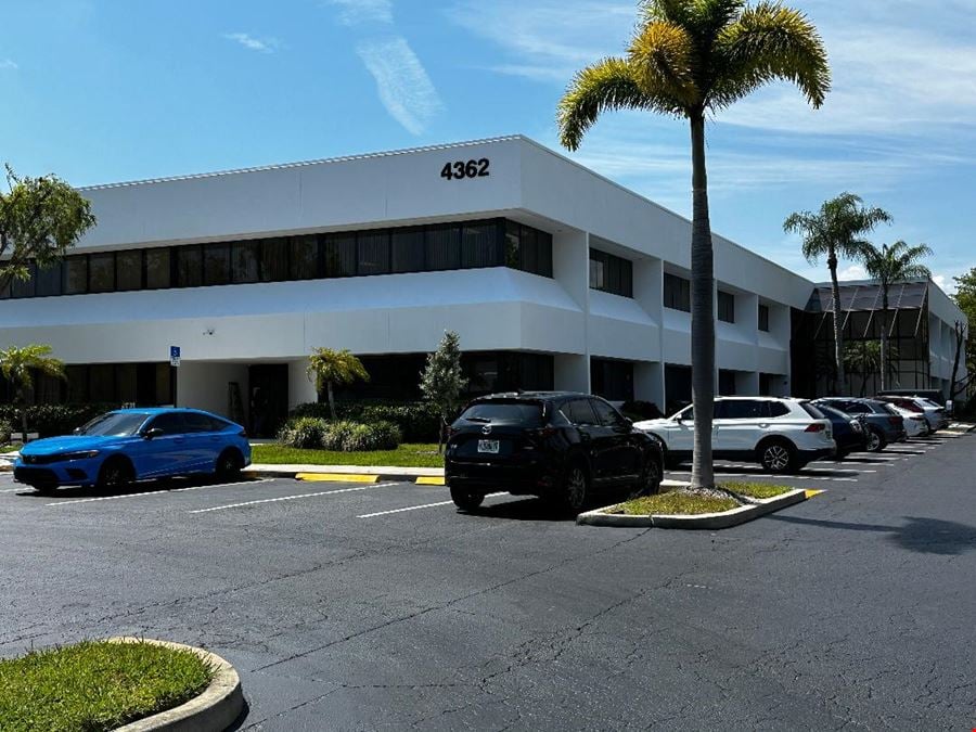 100 SF Professional and Medical Office Space in Lantana