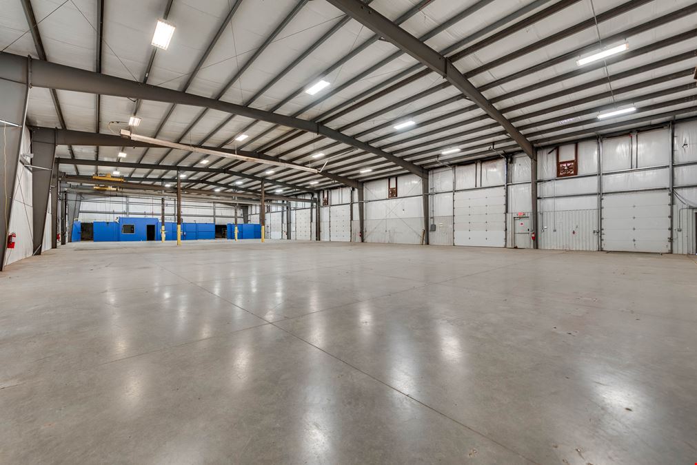 Warehouse/Office Building on ±10.91 Acres