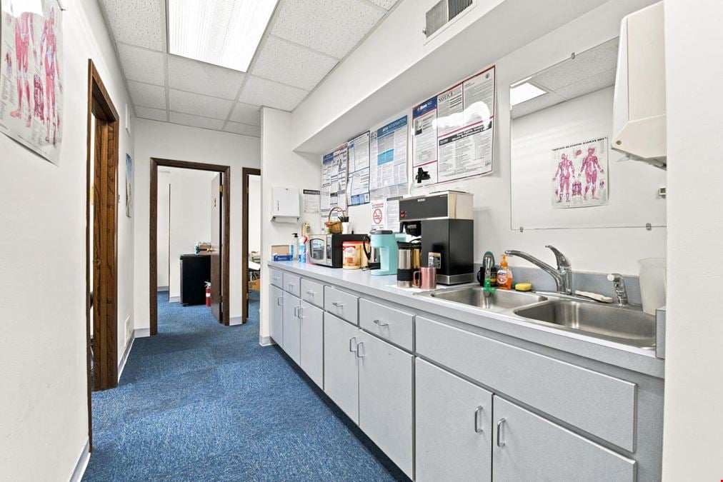 4647 W 103rd St, Unit 2B-2F, Oak Lawn, IL