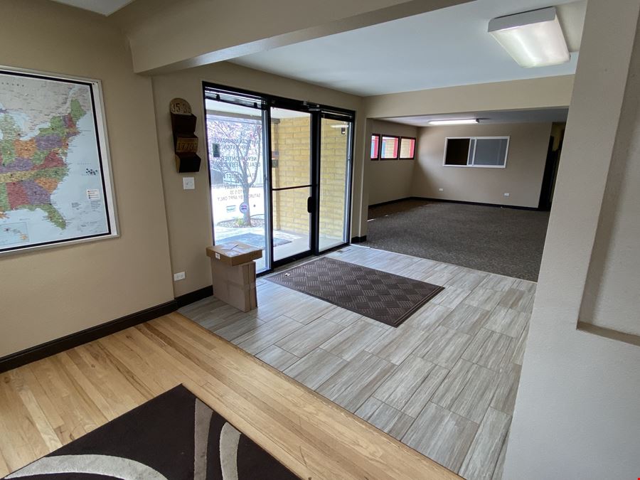 Lakewood Owner User Office With Garage Space