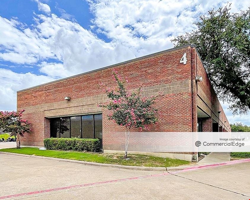 1611 North Interstate 35 East