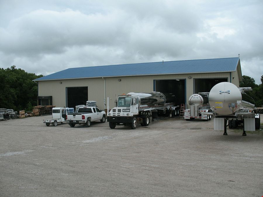 28,062 SF of Industrial Buildings on 18 Acres