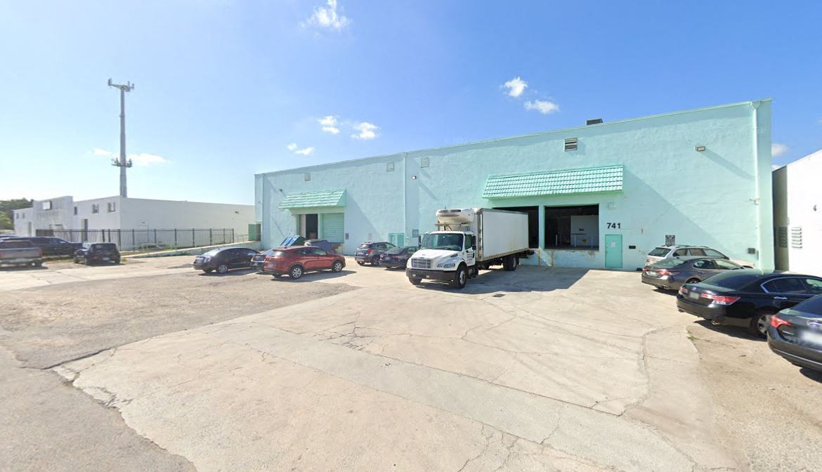 741 w 17TH Street