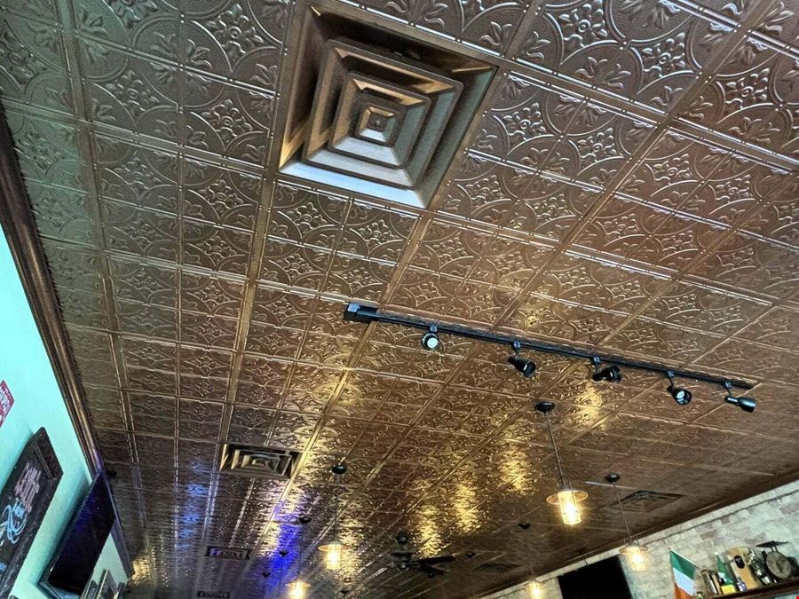 FORMER MOORES IRISH PUB