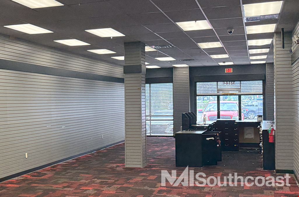 ±1,950 Retail Space - Ft. Pierce Plaza