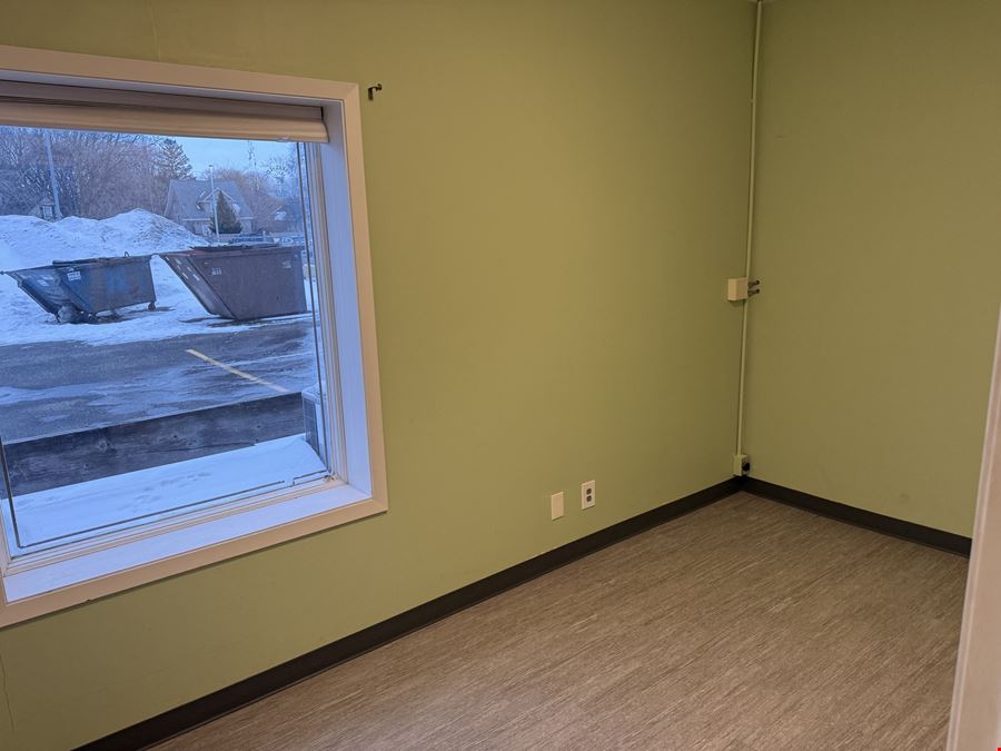 8th Street Moorhead Office Suite