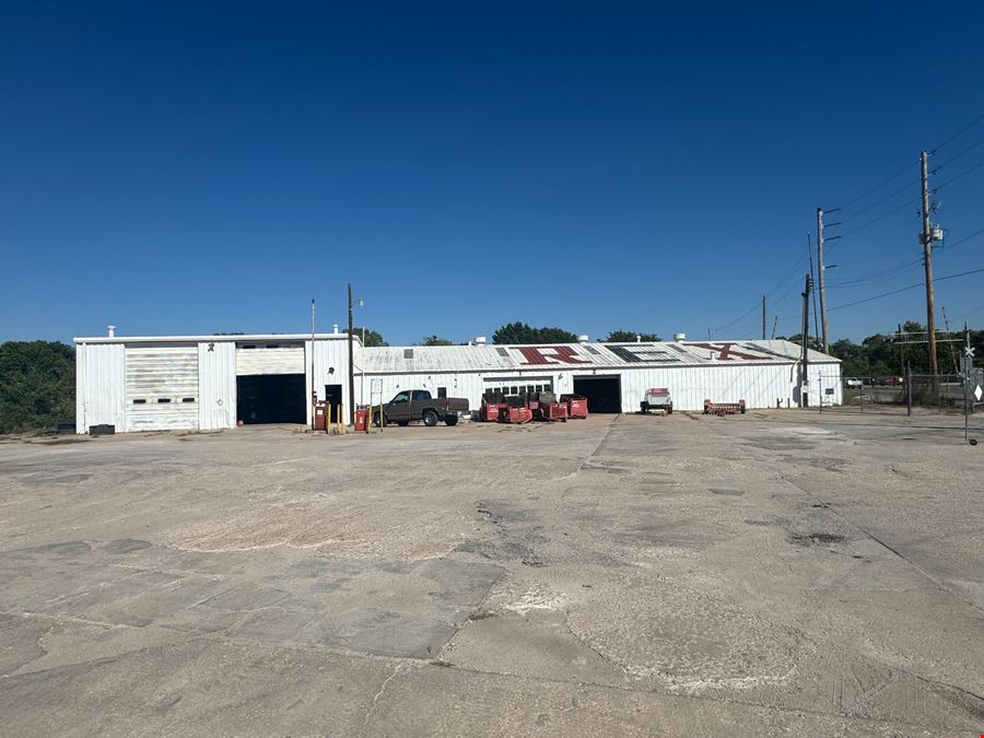 Weigand Online Auction - Fully Fenced Lot / Flex Space